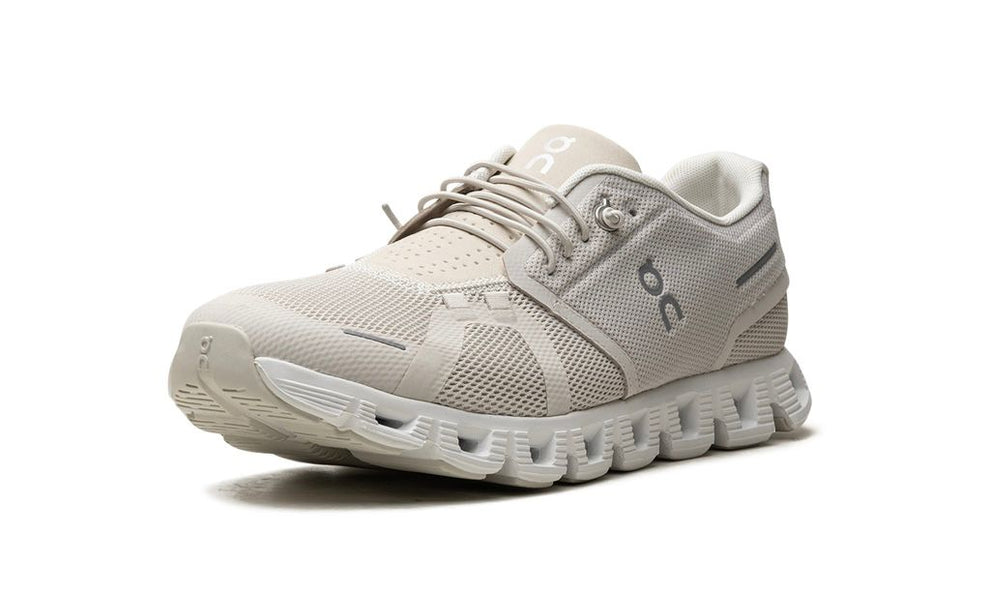 ON Running Cloud 5 – Pearl/White