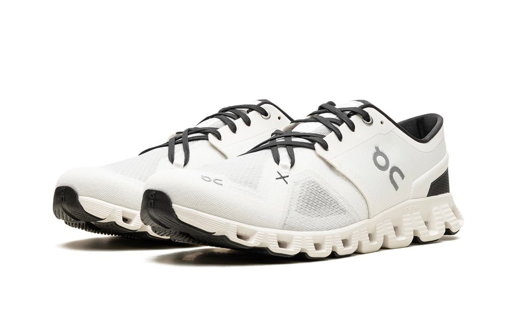 ON RUNNING CLOUD X 3 "IVORY BLACK"