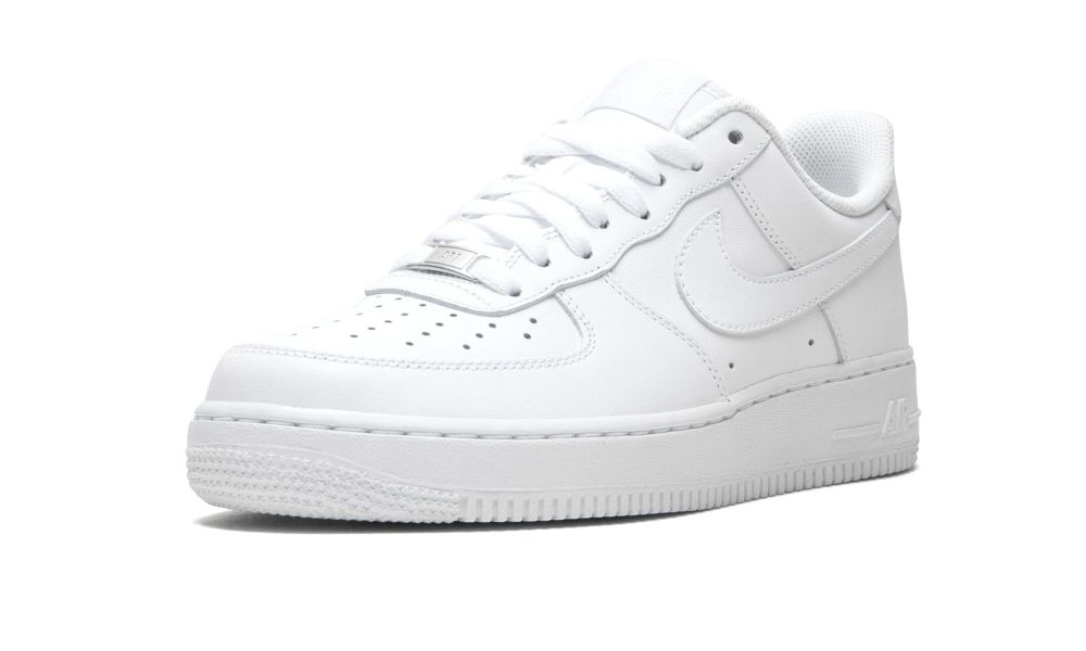AIR FORCE 1 LOW 07
"Triple White"