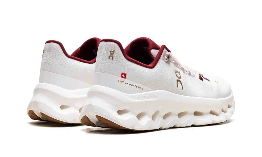 ON RUNNING CLOUDTILT "PEARL IVORY"